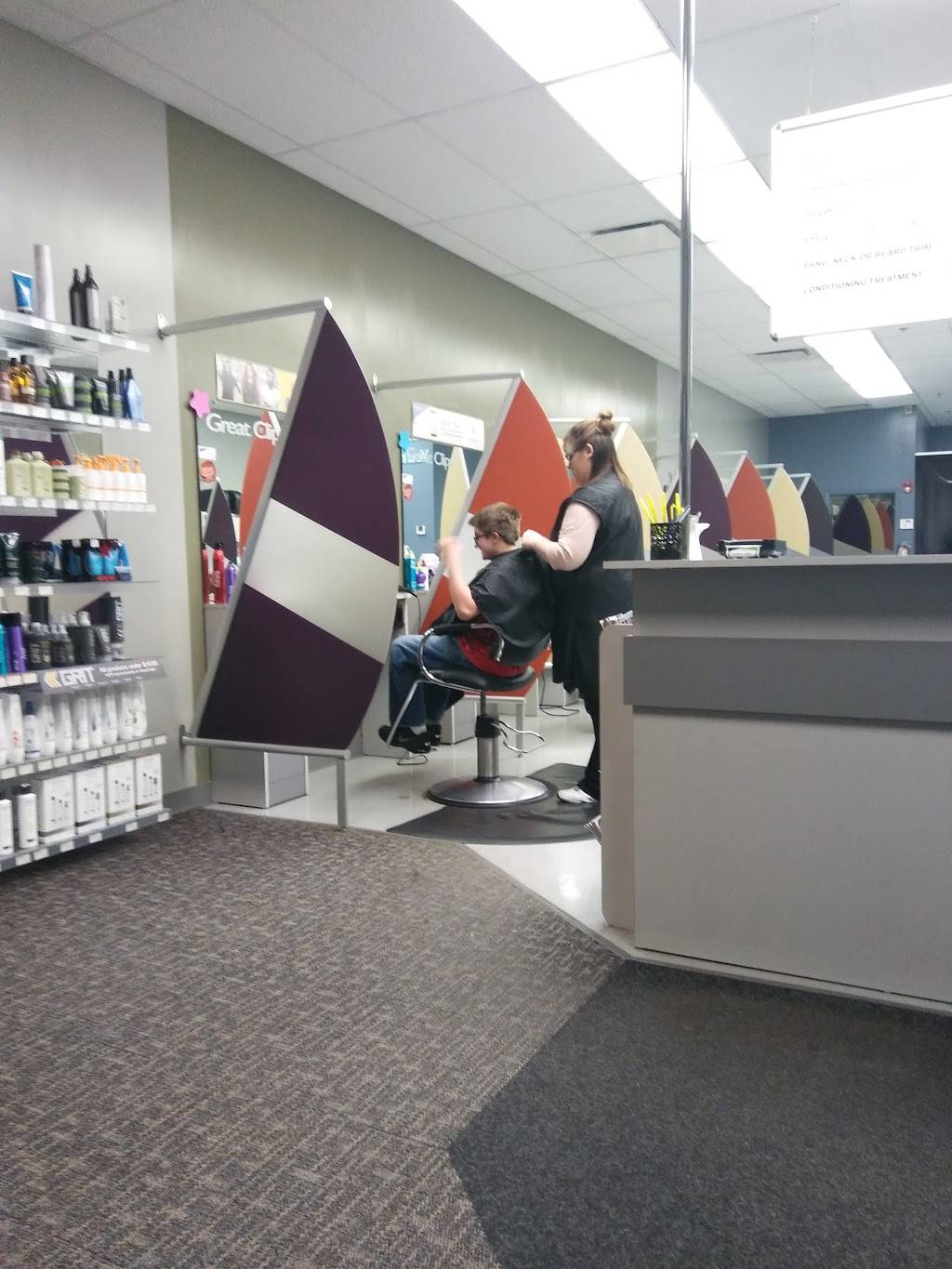 Great Clips | 5649 N 90th St, Omaha, NE 68134, USA | Phone: (402) 572-6349