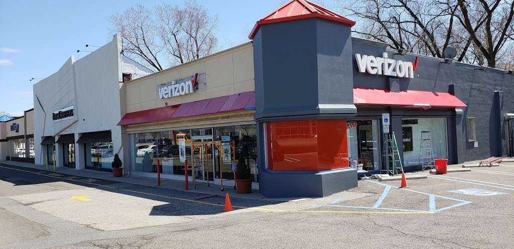 Verizon | 318 NJ-4, Paramus, NJ 07652, USA | Phone: (201) 487-2600