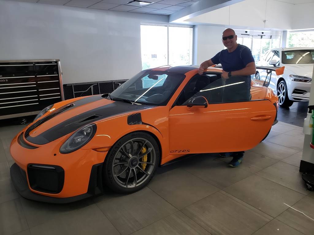 Porsche Minneapolis | 9595 Wayzata Blvd, Minneapolis, MN 55426, USA | Phone: (612) 439-5417