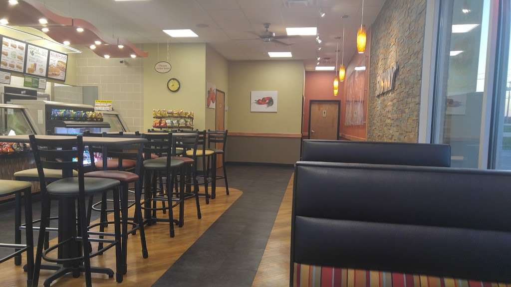 Subway | 116 W Parkerville Rd, DeSoto, TX 75115, USA | Phone: (972) 920-5552