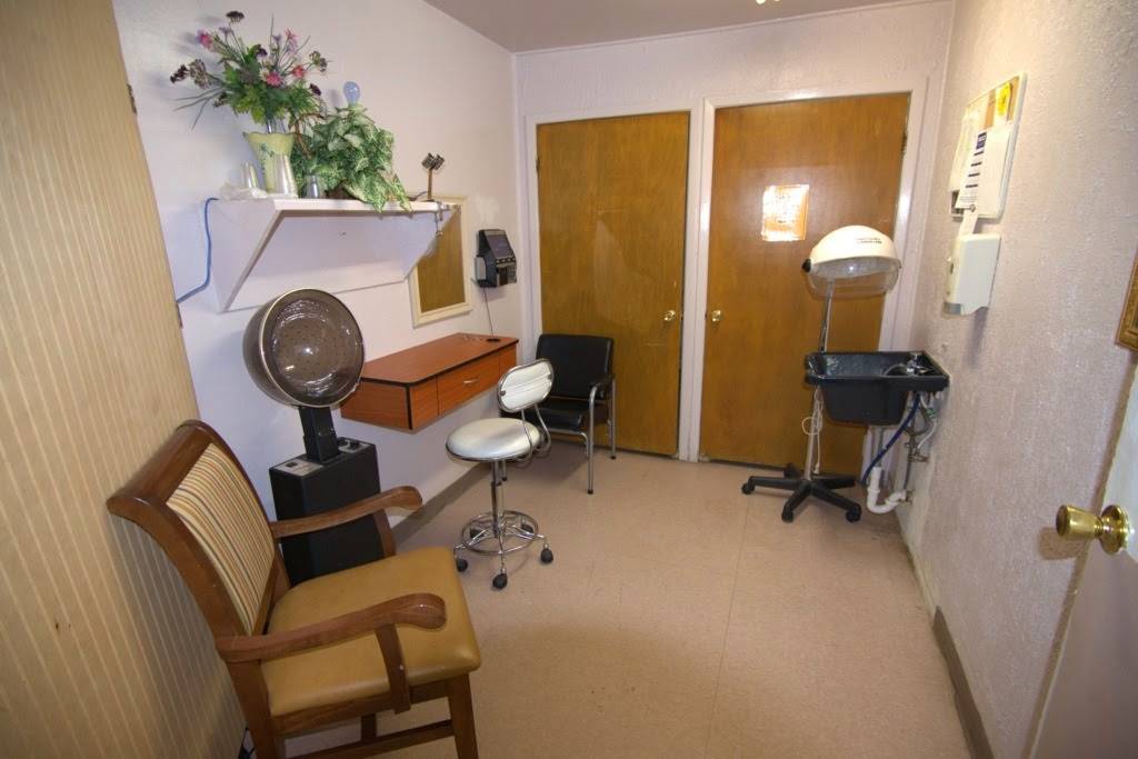 Pecan Manor Nursing & Rehabilitation | 413 Mansfield Cardinal Rd, Kennedale, TX 76060, USA | Phone: (817) 561-4495