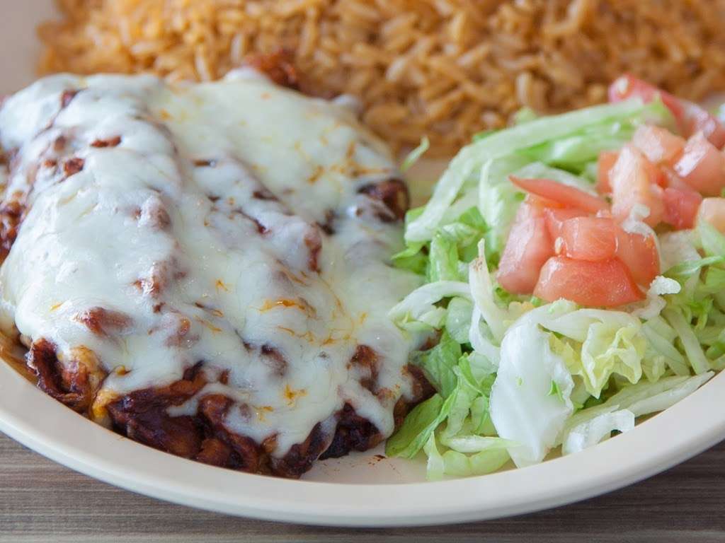 El Famous Burrito | 4404, 256 W Roosevelt Rd, Lombard, IL 60148, USA | Phone: (630) 613-8460