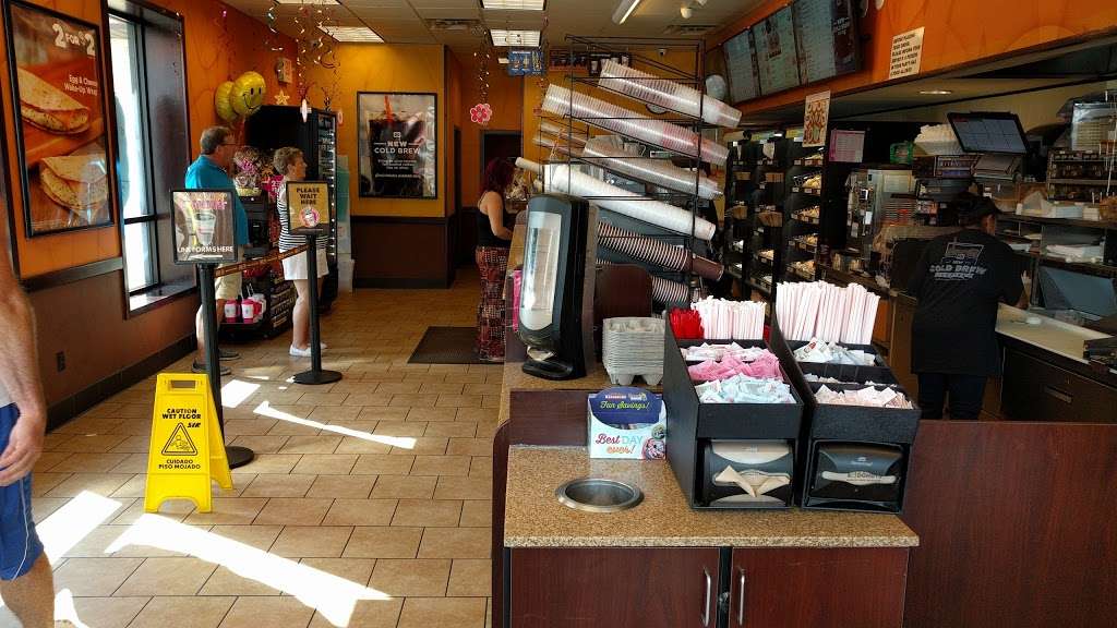 Dunkin Donuts | 1600 Hillside Avenue, New Hyde Park, NY 11040, USA | Phone: (516) 352-2600