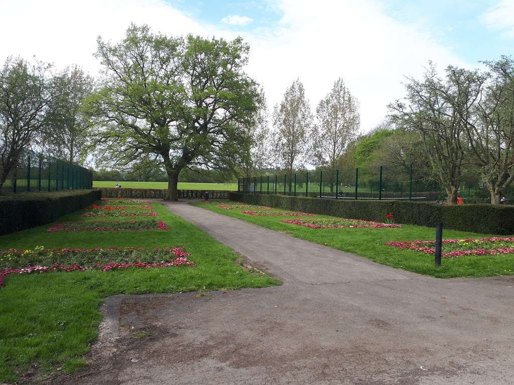 Local Park | 201 Edgwarebury Ln, Edgware HA8 8QJ, UK