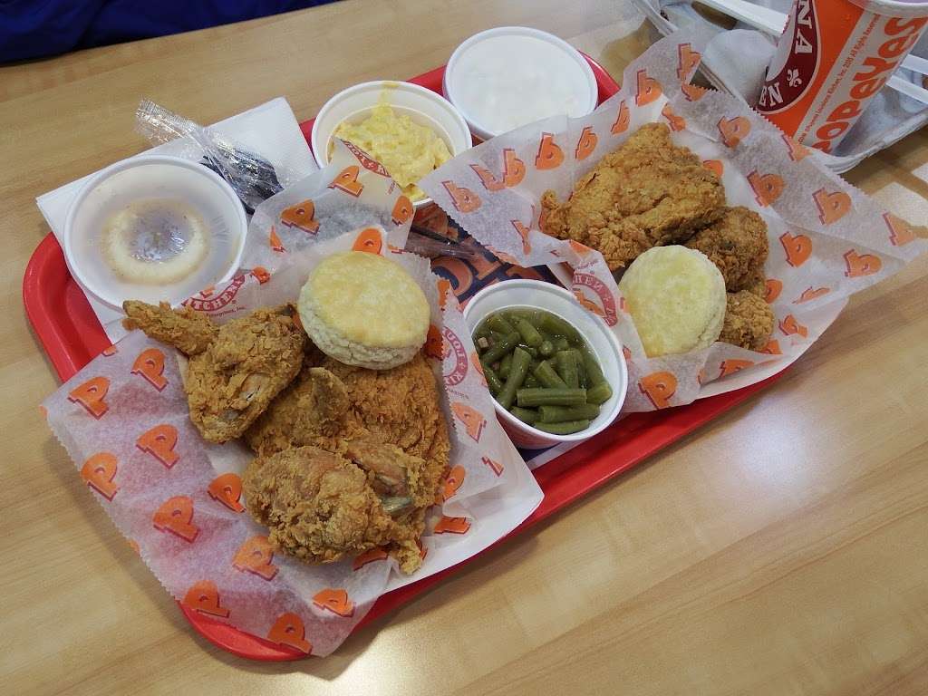 Popeyes Louisiana Kitchen | 1730 N Neltnor Blvd, West Chicago, IL 60185 | Phone: (630) 231-2300