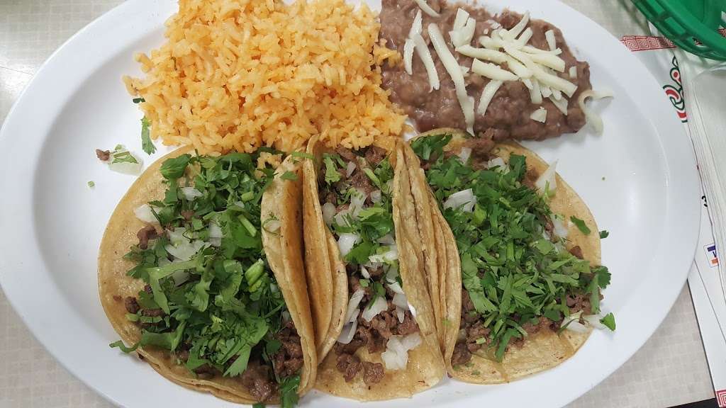 Cilantro Taco House | 3336 W Lawrence Ave, Chicago, IL 60625, USA | Phone: (773) 588-5080