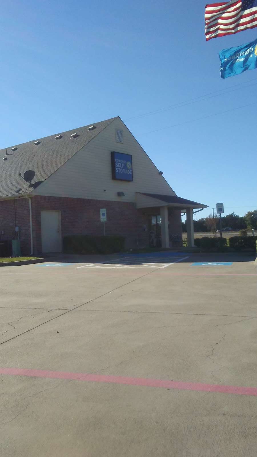 Compass Self Storage | 1150 S, US-67, Cedar Hill, TX 75104 | Phone: (972) 382-9285