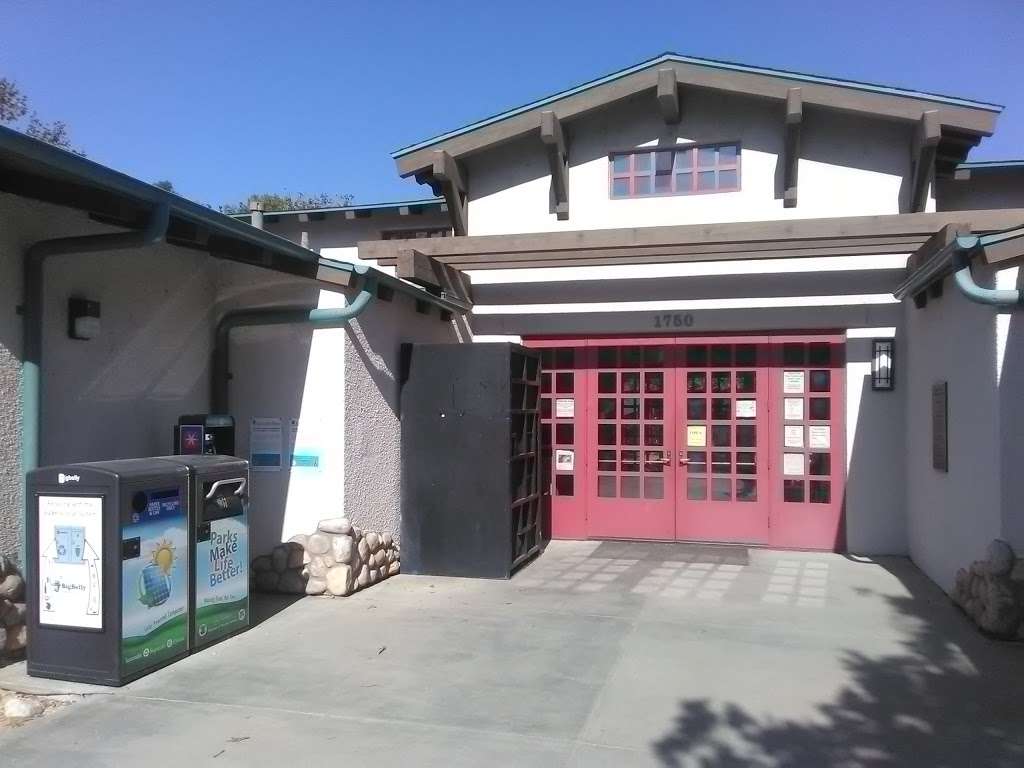 Eaton Canyon Nature Center | 1750 N Altadena Dr, Pasadena, CA 91107 | Phone: (626) 398-5420