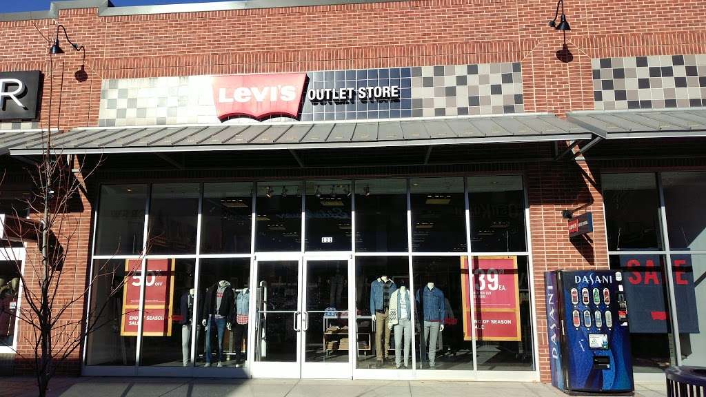 Levis® Outlet Store at the Legends Outlets Kansas City | 1829 Village West Pkwy Ste T-111, Kansas City, KS 66111, USA | Phone: (913) 299-8840