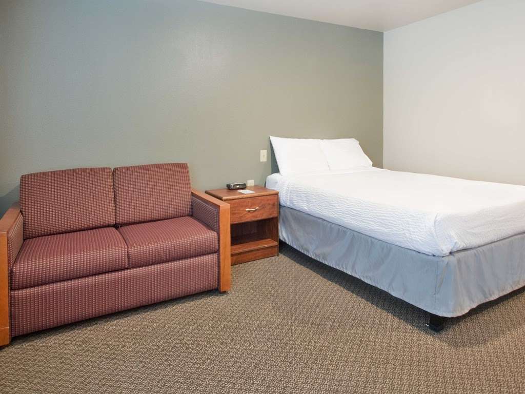 WoodSpring Suites Loveland | 3915 Peralta Dr, Loveland, CO 80538, USA | Phone: (970) 461-0011