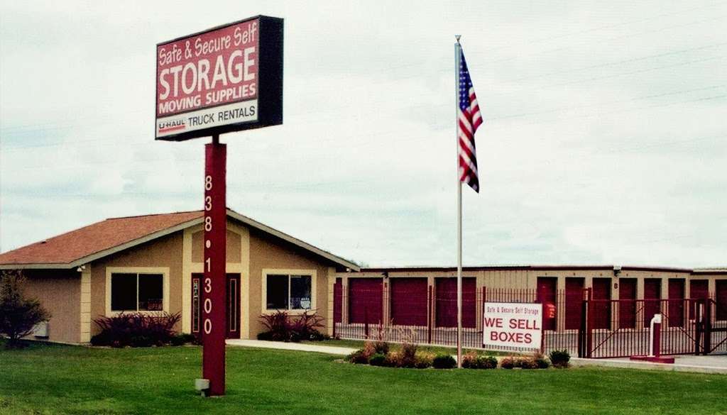 Safe & Secure Self Storage | 23366 W Wall St, Lake Villa, IL 60046, USA | Phone: (847) 505-0230