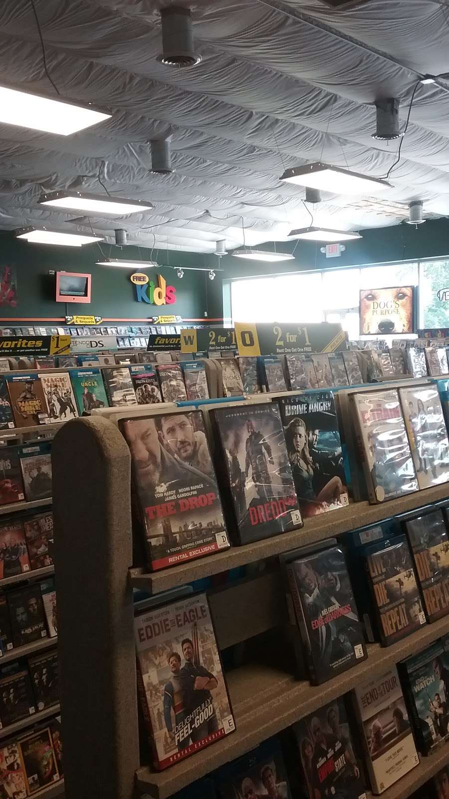 Family Video | 721 McHenry Ave, Woodstock, IL 60098, USA | Phone: (815) 337-0840