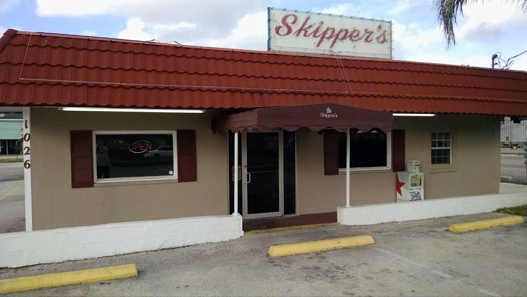 Skippers Cafe | 1026 Marina Bay Dr, Kemah, TX 77565, USA | Phone: (281) 334-4787