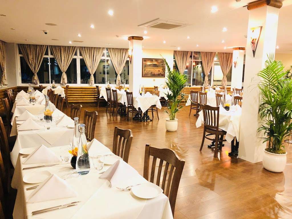 Manjal Indian Restaurant | Langston Rd, Loughton IG10 3TQ, UK | Phone: 020 7132 2777