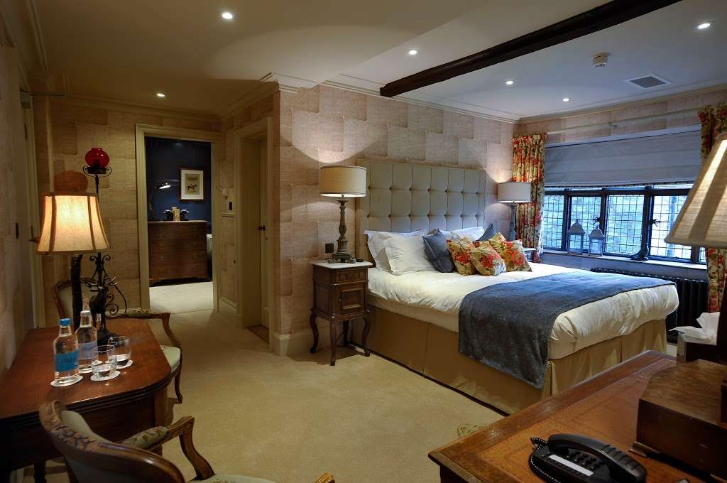 Hever Castle Luxury Bed & Breakfast | Hever Castle, Hever TN8 7NG, UK | Phone: 01732 861800