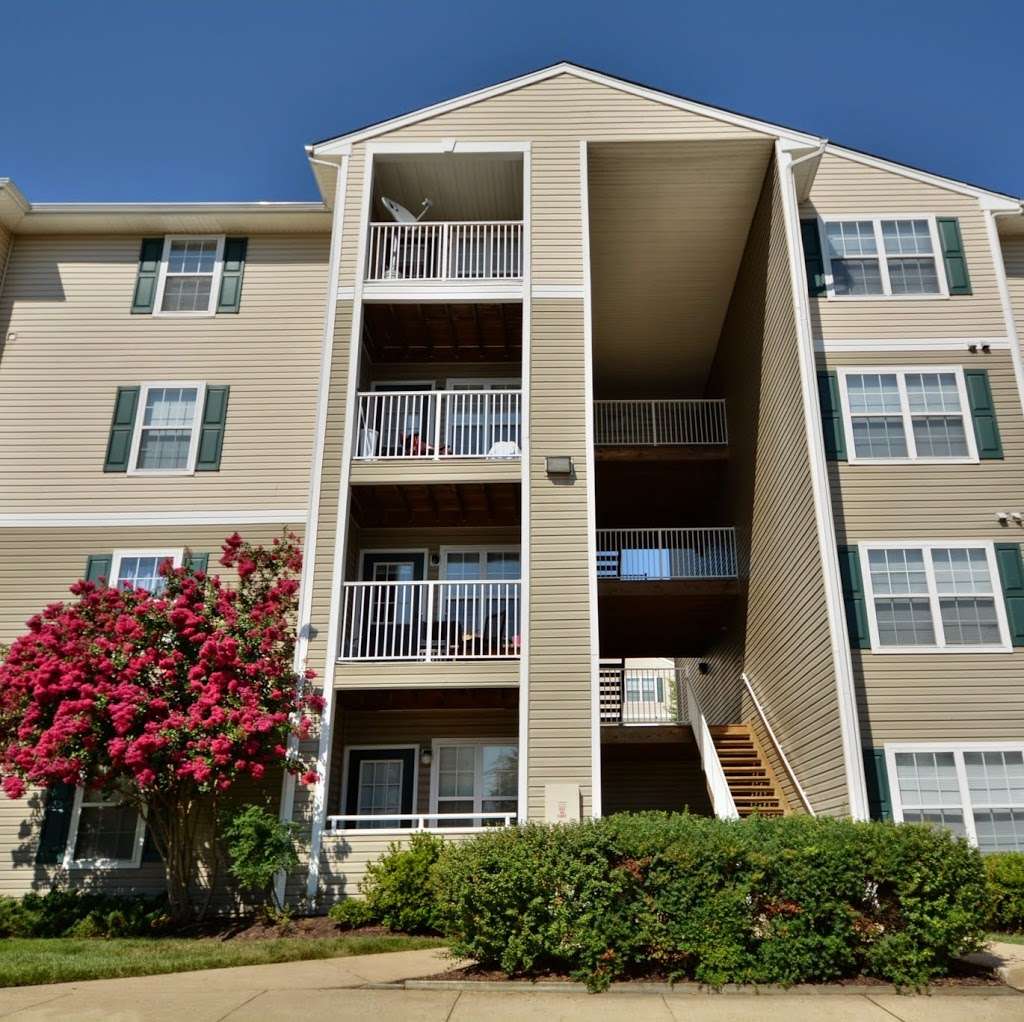 The Landings at Markhams Grant Apartments | 15750 Norris Point Way, Woodbridge, VA 22191 | Phone: (703) 580-8121