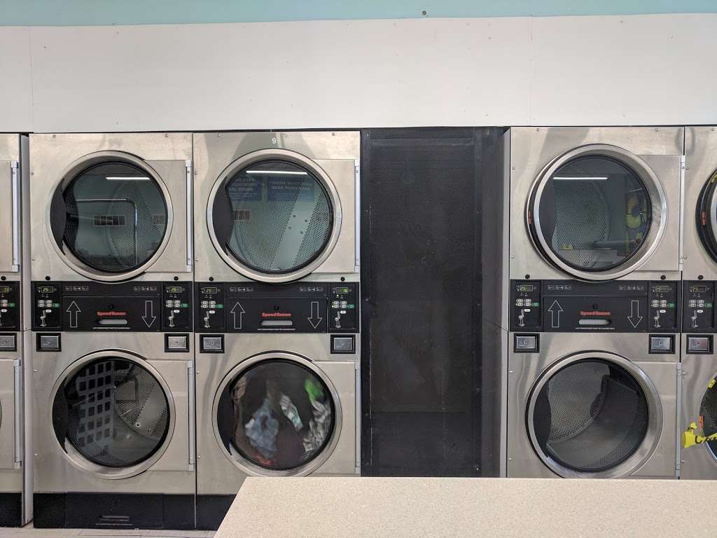 Wingfoot Laundromat | 629 E Chandler Blvd #11, Chandler, AZ 85225 | Phone: (602) 888-1692