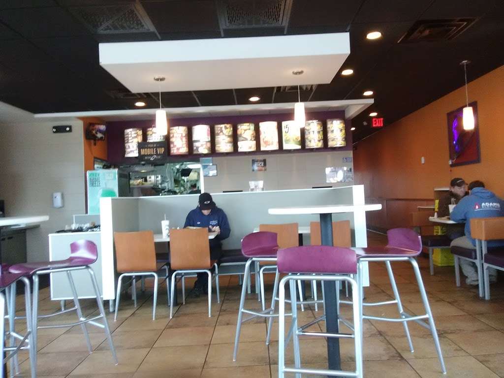 Taco Bell | 920 Greenwald Ct, Mukwonago, WI 53149, USA | Phone: (262) 363-2946