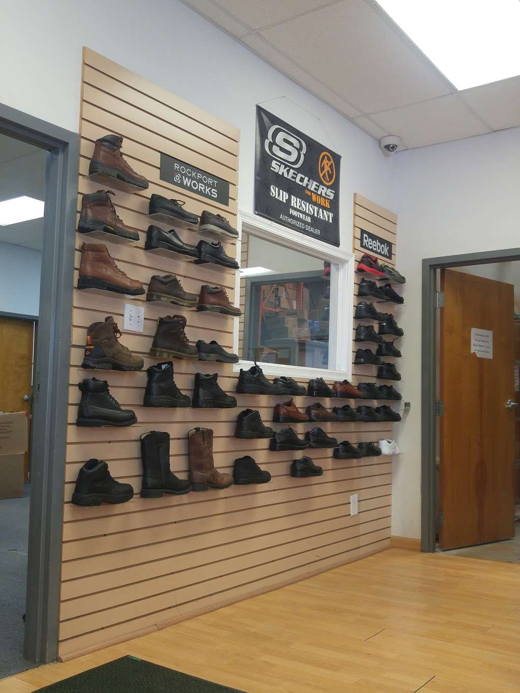 Saf-Gard Safety Shoe Co | 2222 Hessler Blvd, New Castle, DE 19720 | Phone: (877) 776-2933