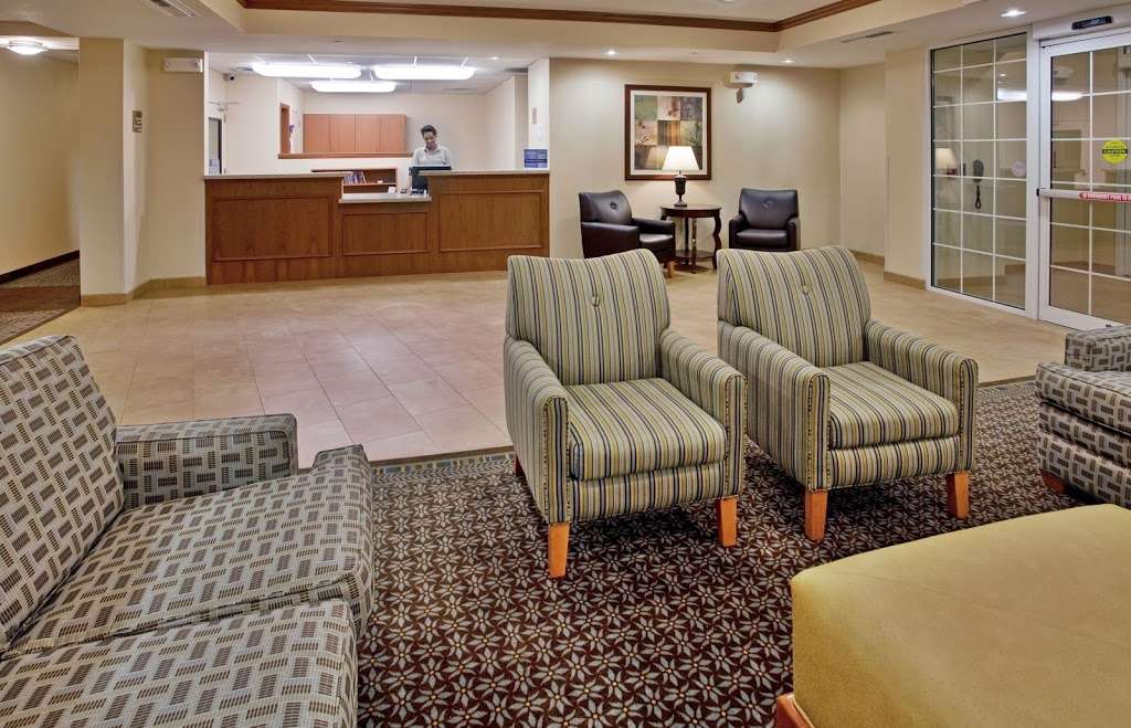 Candlewood Suites Kansas City Northeast | 4450 N Randolph Rd, Kansas City, MO 64117, USA | Phone: (816) 886-9311