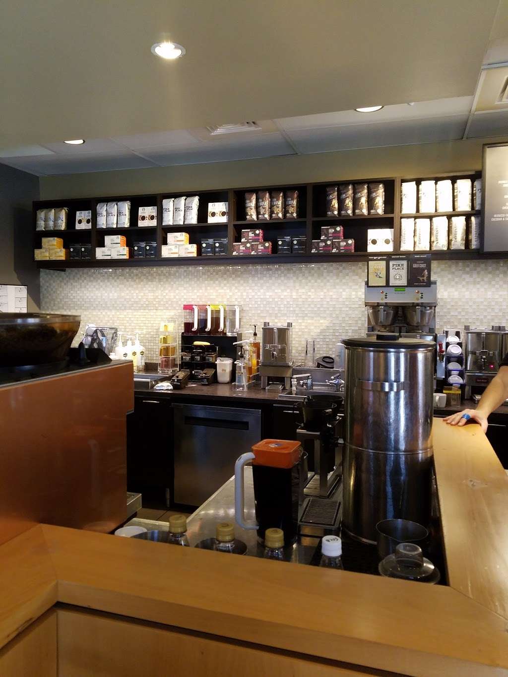 Starbucks | 2101 W Armitage Ave, Chicago, IL 60647, USA | Phone: (773) 486-4771