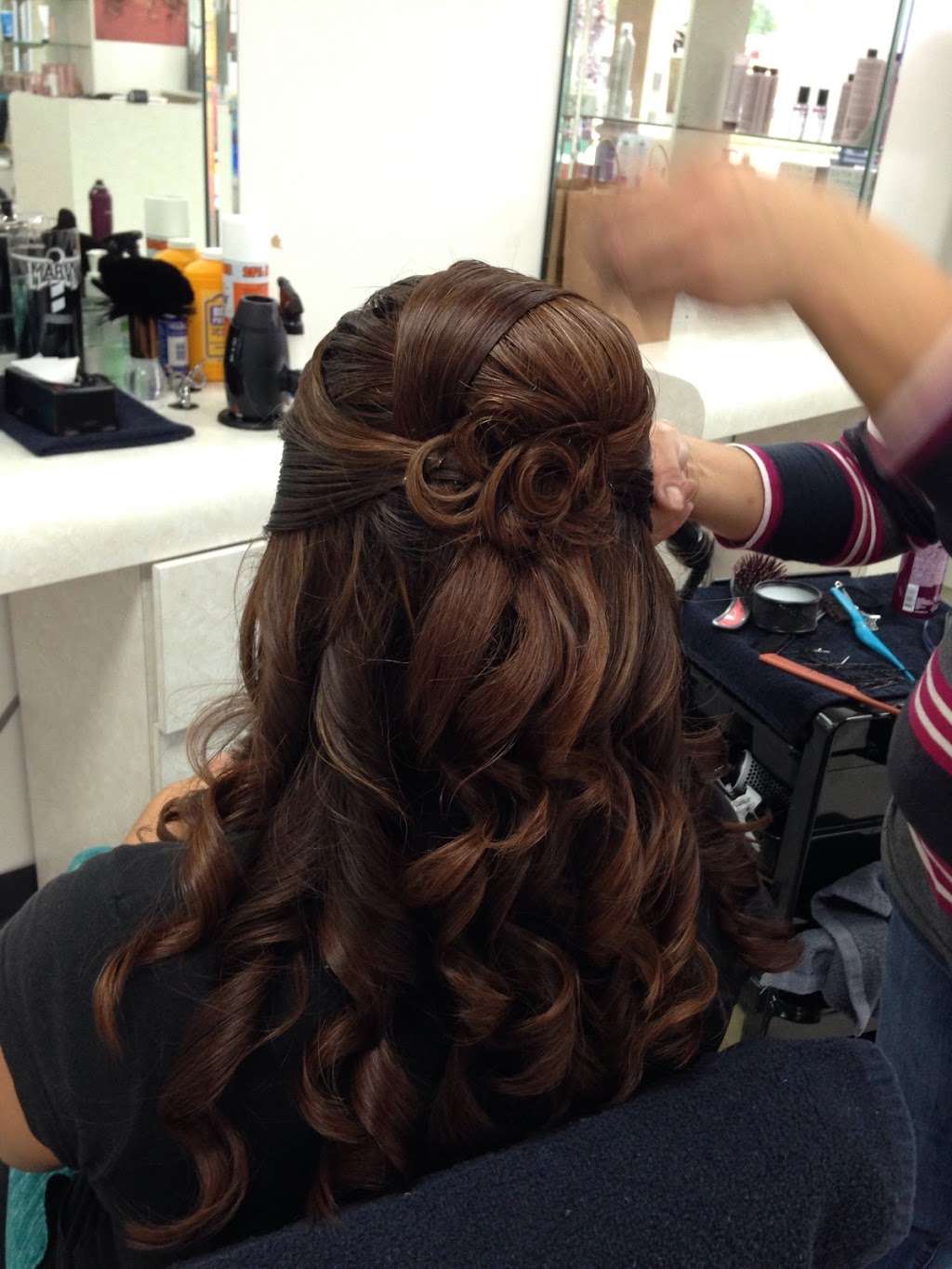 Ale’s Hair Salon | 13802 Fleur De Lis Blvd # E, Cypress, TX 77429, USA | Phone: (832) 706-3508