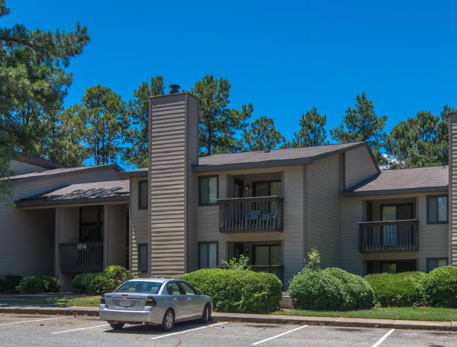 Stonesthrow Apartment Homes | 3501 Farmington Dr, Greensboro, NC 27407, USA | Phone: (336) 276-0076