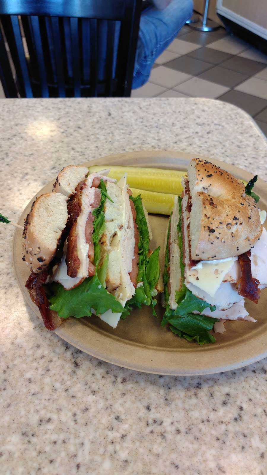 Izes Deli & Bagelry | 11622 Rockville Pike, Rockville, MD 20852, USA | Phone: (301) 231-0771