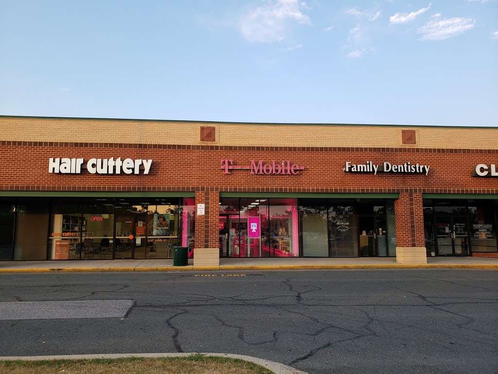 T-Mobile | 1321 Riverside Pkwy Ste D3, Belcamp, MD 21017, USA | Phone: (667) 229-5143