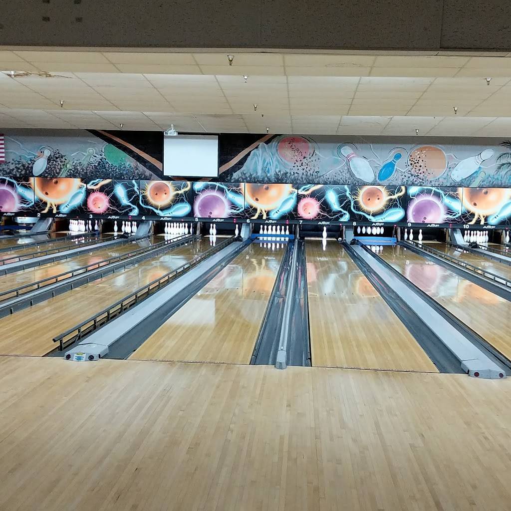 Jax Lanes Bowling Center - bowling alley  | Photo 2 of 10 | Address: 8720 Beach Blvd, Jacksonville, FL 32216, USA | Phone: (904) 641-2222