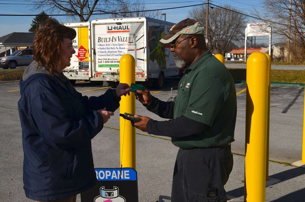 U-Haul Moving & Trailer Hitch Center of Hagerstown | 18315 Shawley Dr, Hagerstown, MD 21740, USA | Phone: (301) 790-1800