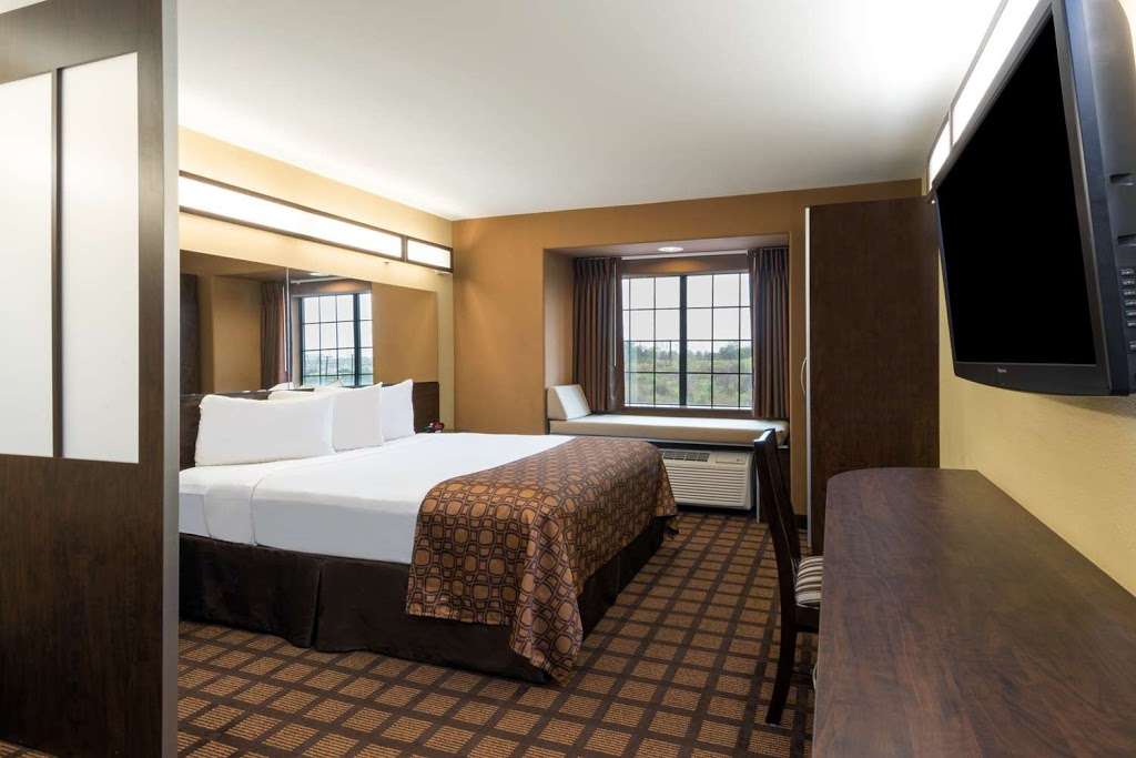 Microtel Inn & Suites by Wyndham San Antonio by SeaWorld | 1605 TX-1604 Loop 1604 S, San Antonio, TX 78245, USA | Phone: (210) 782-8381