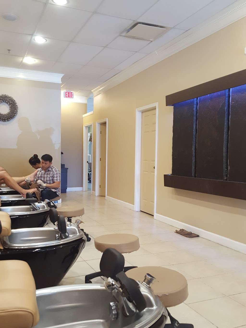 HARMONY NAIL CARE & SPA | 35 Walpole St #105, Stafford, VA 22554, USA | Phone: (540) 288-2252