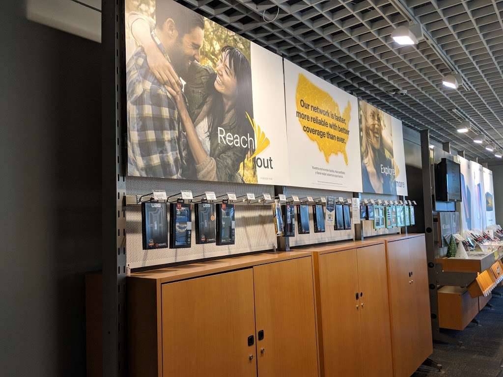 Sprint Store | 2711 Canyon Springs Pkwy #101, Riverside, CA 92507 | Phone: (951) 656-1221