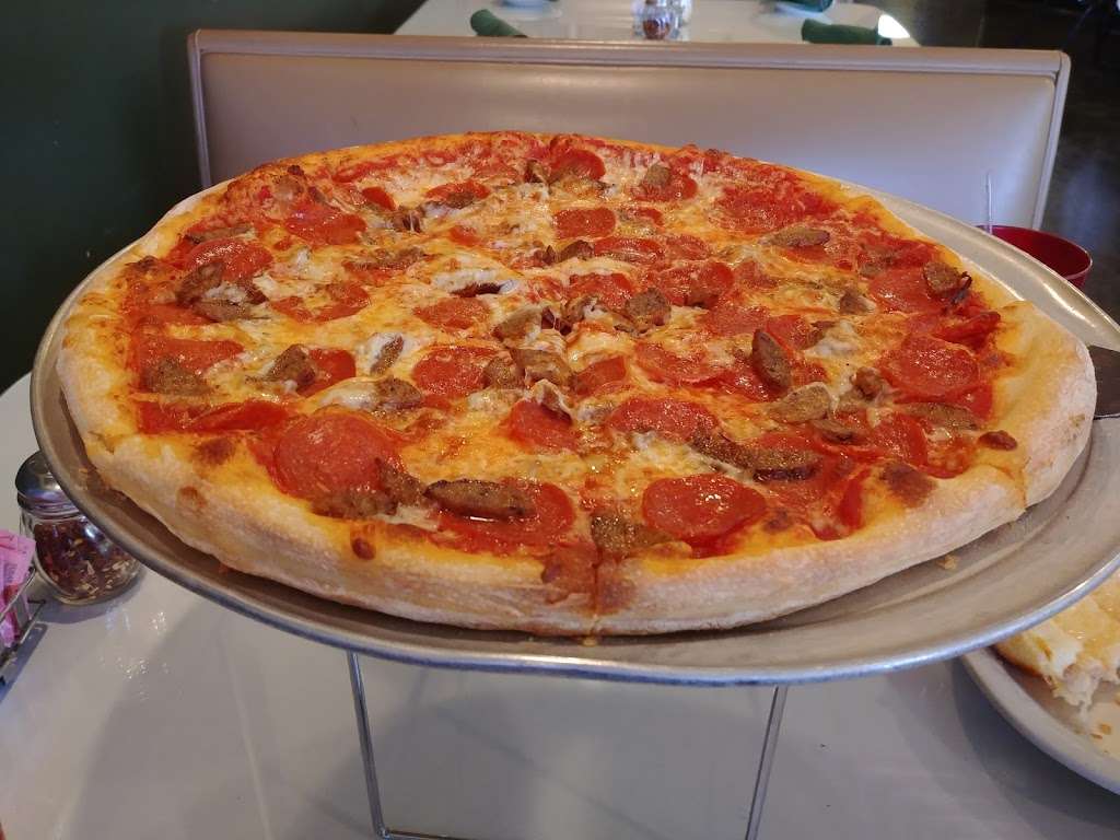 Monis Pasta & Pizza | 125 W Ovilla Rd, Glenn Heights, TX 75154, USA | Phone: (972) 230-8500