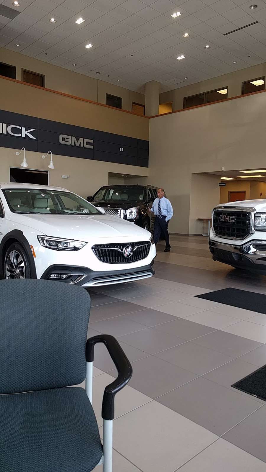 Andy Mohr Buick GMC | 9295 E 131st St, Fishers, IN 46038, USA | Phone: (317) 632-6300