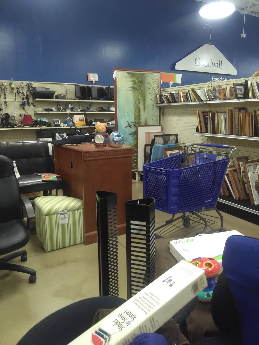 Goodwill Store | 5640 W Washington St, Indianapolis, IN 46241, USA | Phone: (317) 241-2409