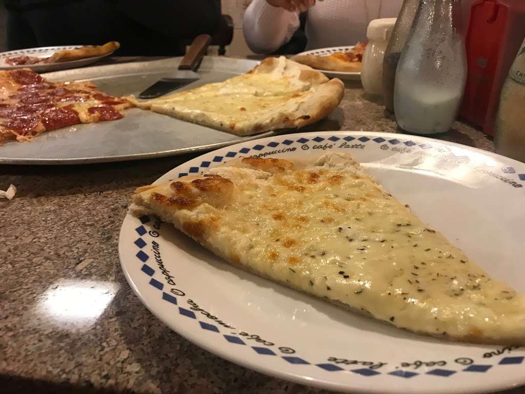 Lillos Pizza | 1824 67 Main St, Walden, NY 12586, USA | Phone: (845) 778-5612