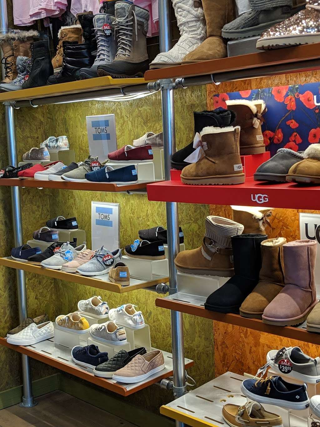 Journeys | 11601 108th St #522, Pleasant Prairie, WI 53158 | Phone: (262) 857-2824