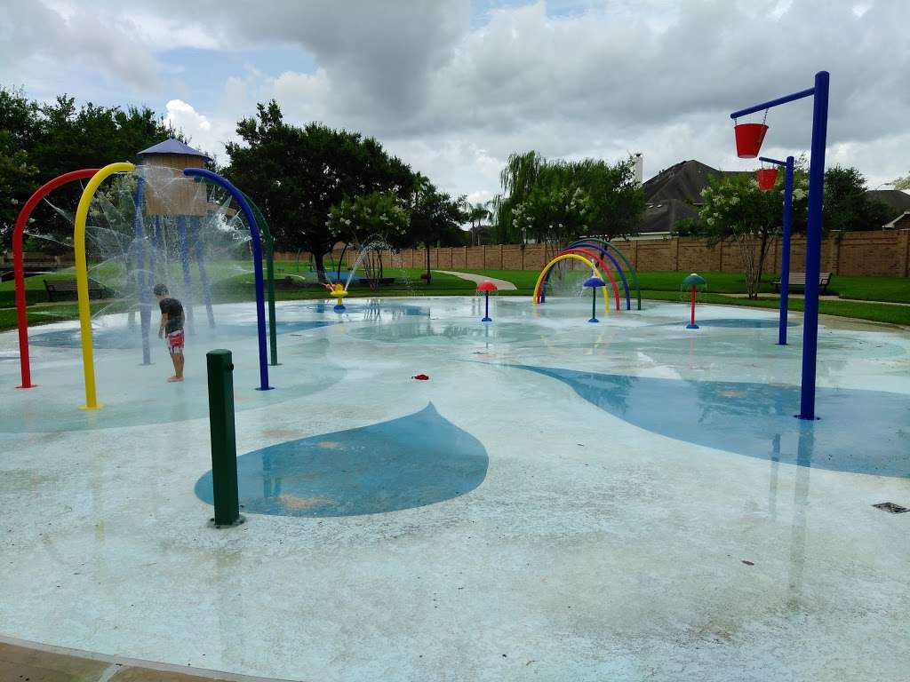 RiverPark Splash Pad | 5875 Summit Creek, Sugar Land, TX 77479, USA | Phone: (281) 275-2825