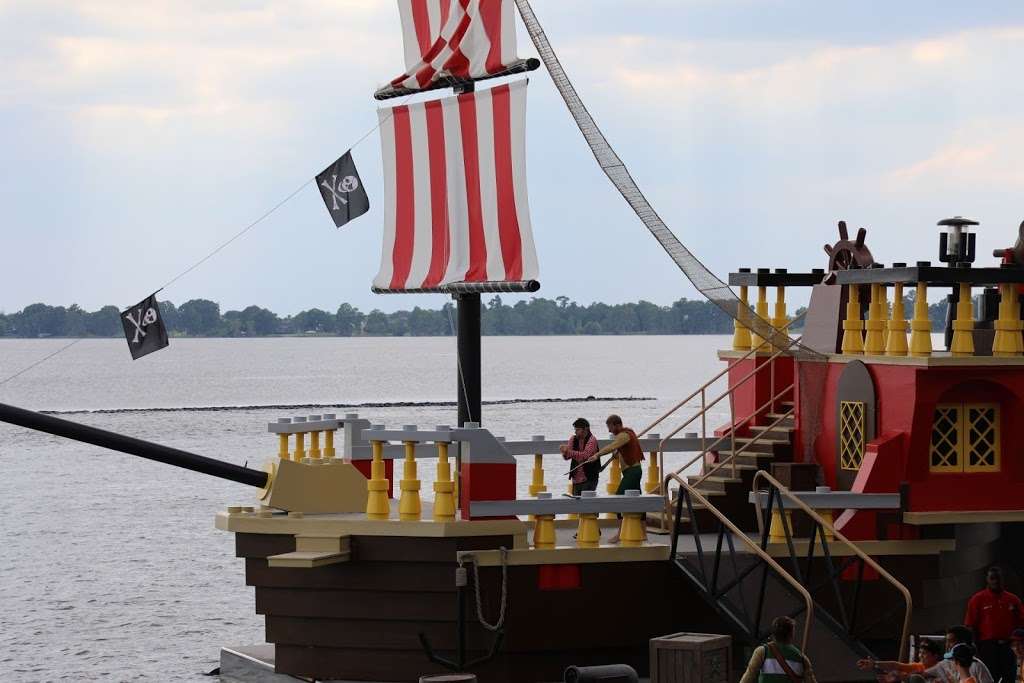 LEGO Pirates Cove Live Water Ski Show | Cypress Gardens, FL 33884, USA