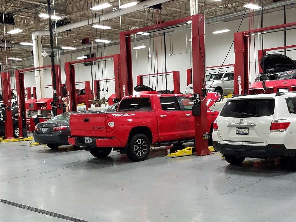 Elgin Toyota | 1600 W Lake St, Streamwood, IL 60107, USA | Phone: (847) 628-2800