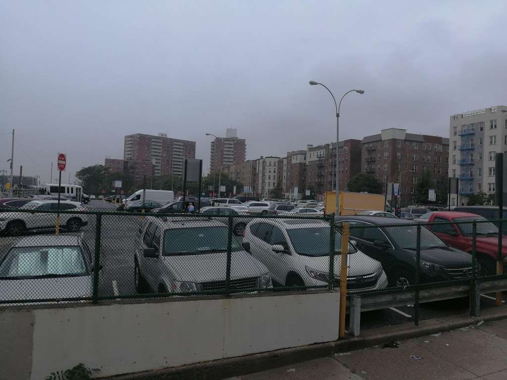 Brighton Beach Municipal Parking Field | 301-311 Riegelmann Boardwalk, Brooklyn, NY 11235, USA