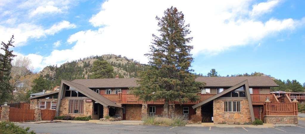 The Maxwell Inn | 553 W Elkhorn Ave, Estes Park, CO 80517, USA | Phone: (970) 586-2833