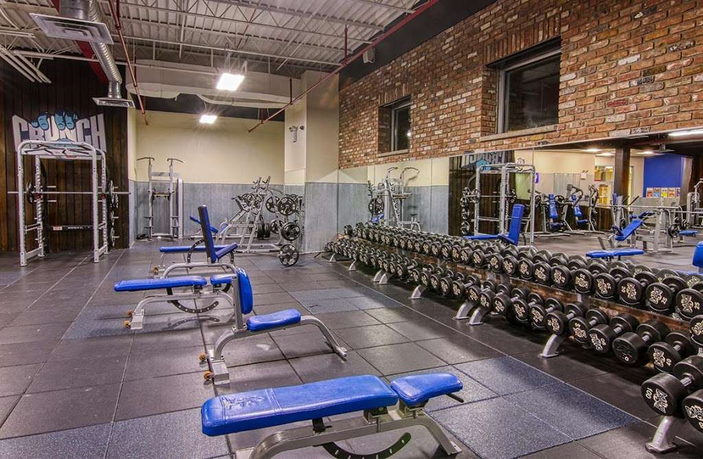 Crunch Fitness - Staten Island | 364 Bay St, Staten Island, NY 10301, USA | Phone: (718) 816-7800