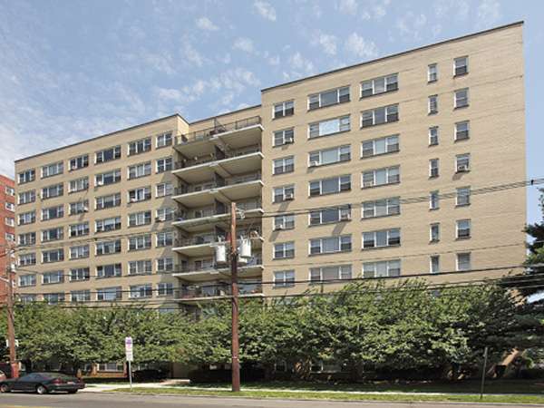 Westminster Towers Apartment Homes | 801 N Broad St, Elizabeth, NJ 07208, USA | Phone: (908) 349-1175