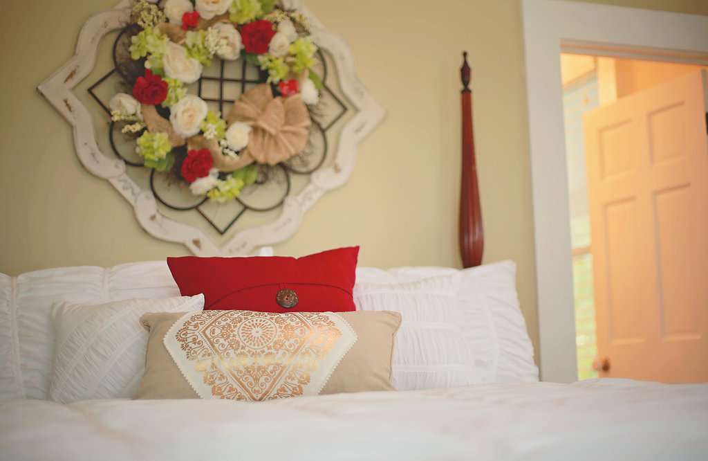The Pelicans Nest Bed & Breakfast | 3845, 1228 1st St, Seabrook, TX 77586 | Phone: (281) 747-8384