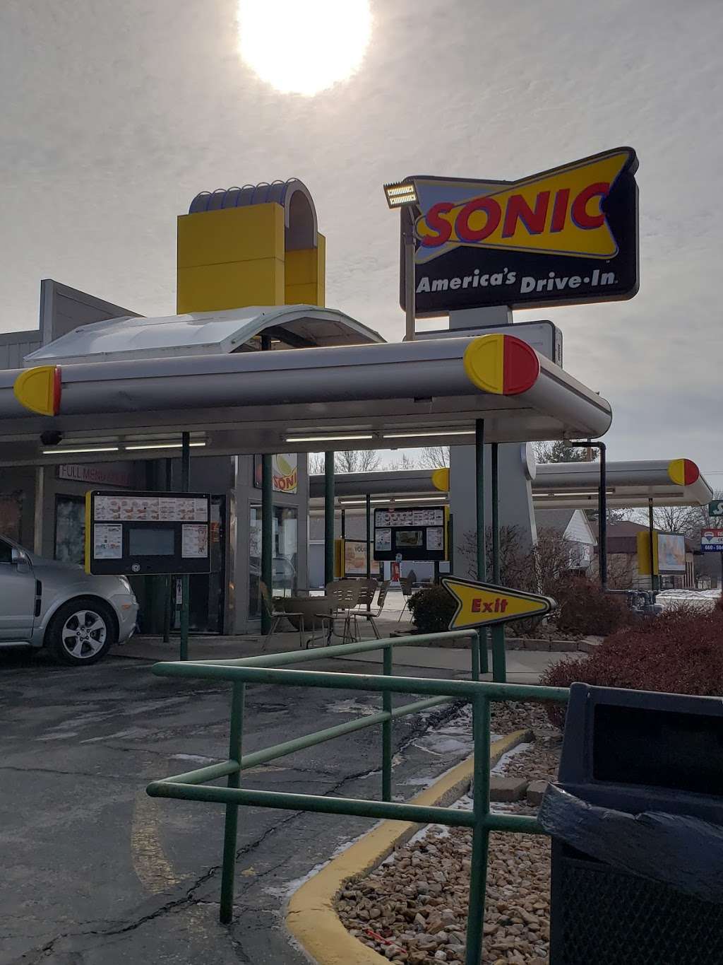 Sonic Drive-In | 2811 Mo-13, Highway, Higginsville, MO 64037, USA | Phone: (660) 584-3724