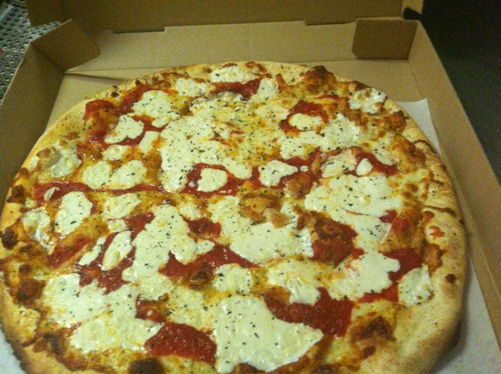 Lucias Pizzeria | 729 Roosevelt Ave, Carteret, NJ 07008 | Phone: (732) 969-0200