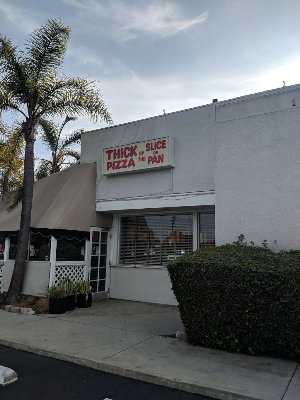 Perrys Pizza | 6501 Edinger Ave, Huntington Beach, CA 92647 | Phone: (714) 891-1341